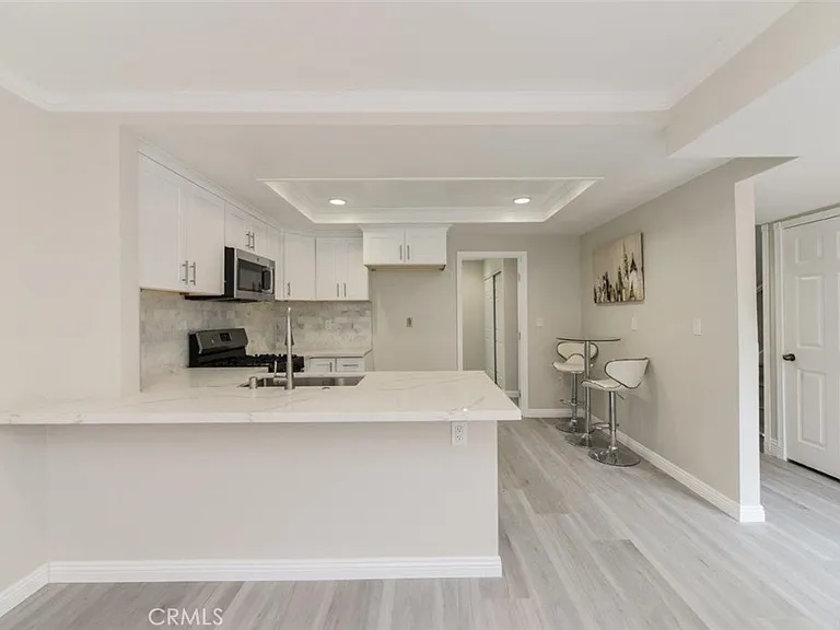 37 Wellesley #47 — Photo 21