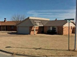 118 SE Sungate Blvd, Lawton, OK 73501