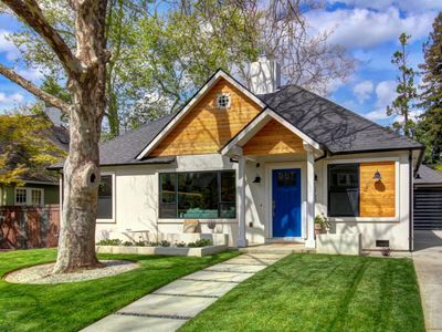 2733 6th Ave, Sacramento, CA, 95818