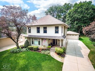 1451 N Eagle St, Naperville, IL 60563