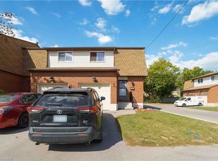 899 Stone Church Rd E #4, Hamilton, ON L8W 1B2
