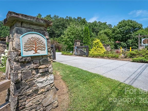5th image of 84 Summer Shade Ct