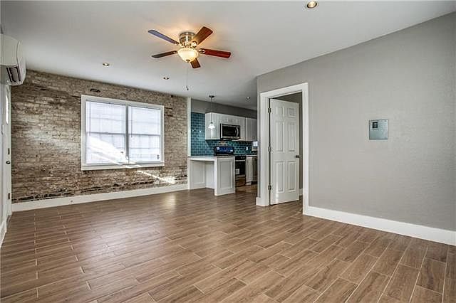 2nd image of 2509 San Antonio St APT D