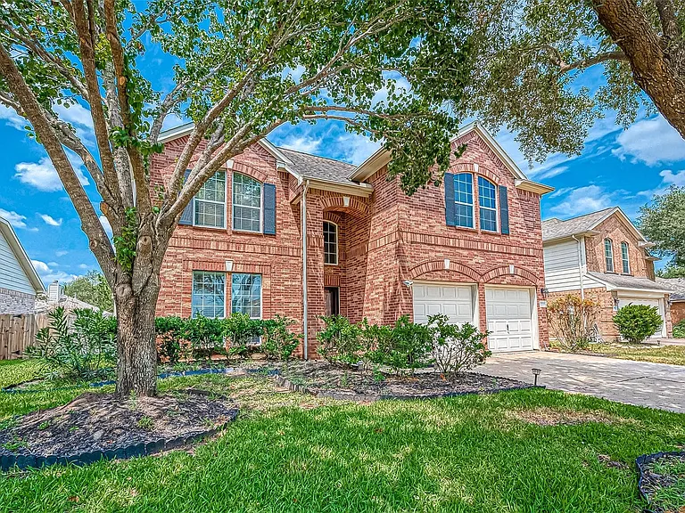 2218 Falcon Knoll Ln — Photo 2