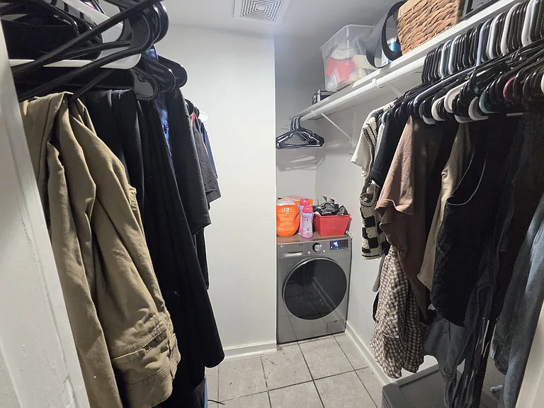 2200 Dickson Dr #124 — Photo 11
