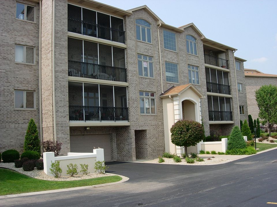 1st image of 18550 Pine Lake Dr APT 1C