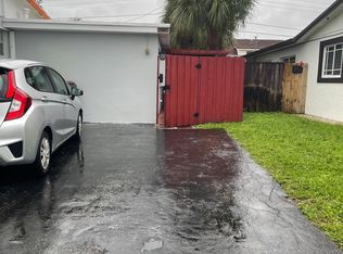 1284 W 80th St, Hialeah, FL 33014