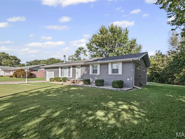741 Troy Rd, Collinsville, IL 62234