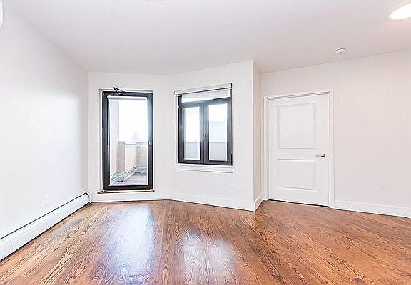 3rd image of 21-12 Newtown Ave #4R