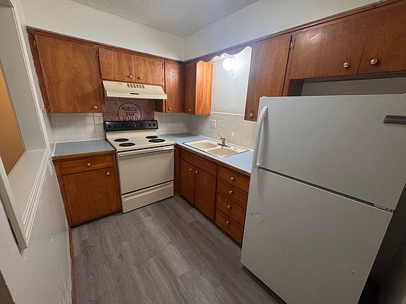 4th image of 1412 W 11th Ave APT 1
