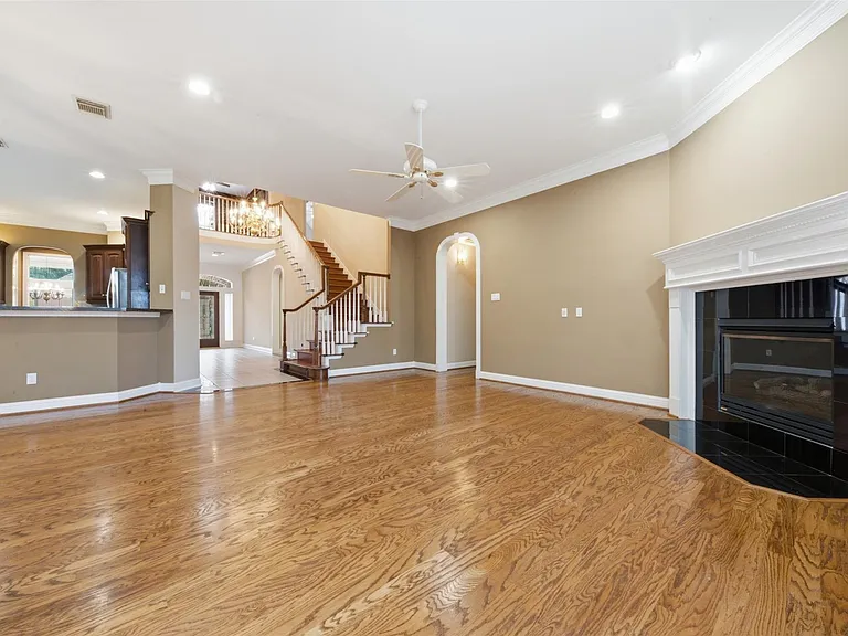 17 Ambleside Crescent Dr — Photo 7