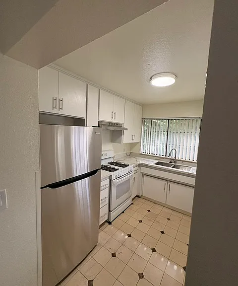 9129 Tobias Ave #212 — Photo 17