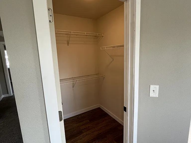 1341 Colony Ct — Photo 33