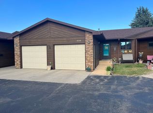 809 24th Ave SW, Minot, ND 58701