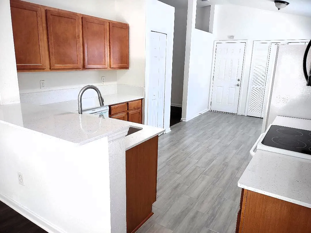 4 bed, 1774 sqft, $1,925 — Photo 4