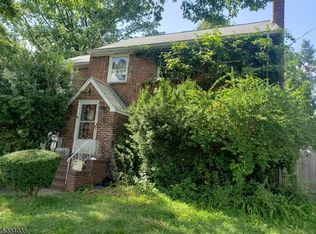 825 Park View Ter #831, Elizabeth, NJ 07202