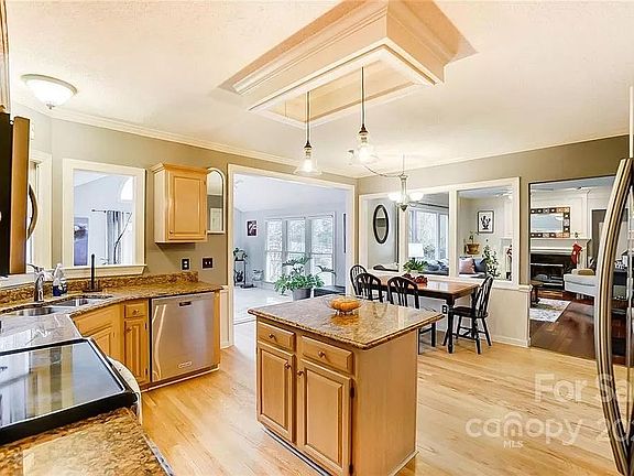 4th image of 8511 Tatebrook Ln