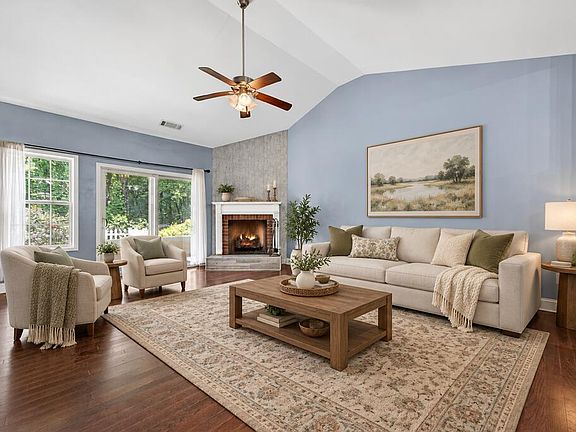 2nd image of 222 Ridgehaven Trl