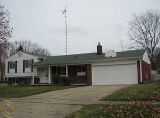 407 Windmill Point Dr, Flushing, MI 48433