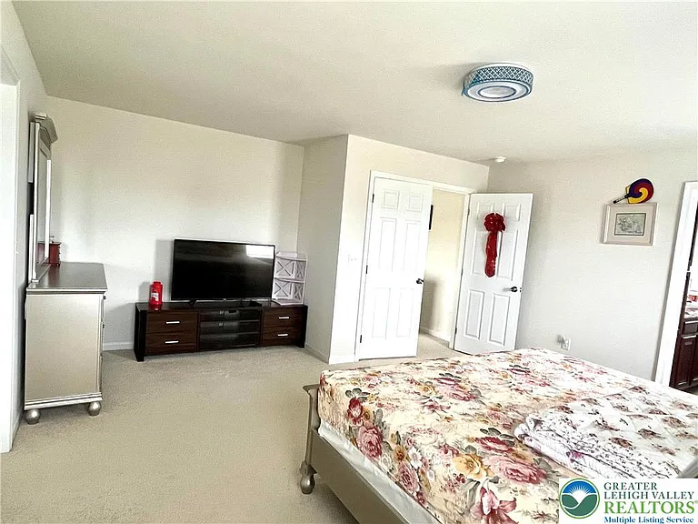 4424 Beech Dr — Photo 9