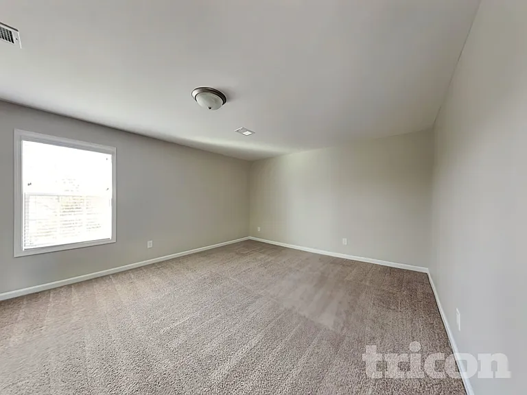 925 Beverly Ct — Photo 12