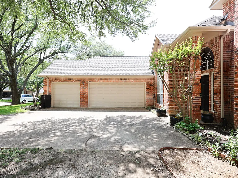 2712 Northview Dr — Photo 2