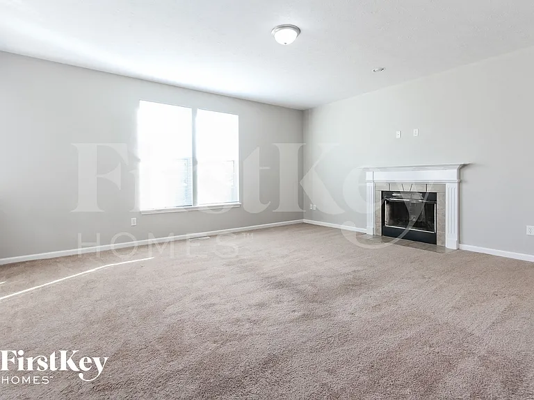 527 Hollow Pear Dr — Photo 3