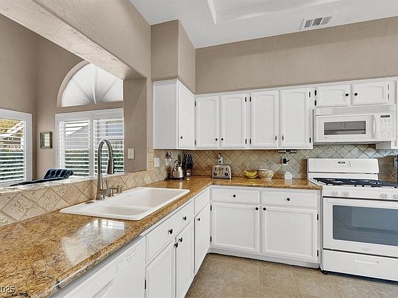 5th image of 4895 Berino Dr