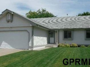 15318 T St, Omaha, NE 68137