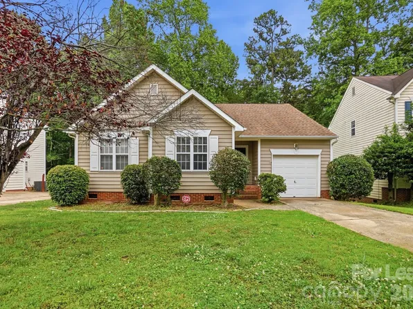 2830 Black Walnut Ln, Charlotte, NC 28262