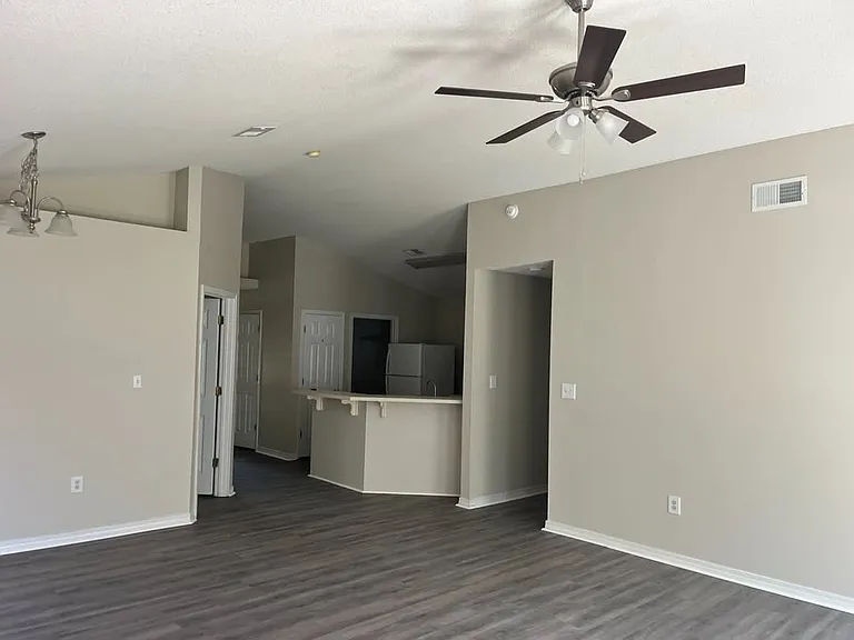 612 Randall Roberts Rd — Photo 2