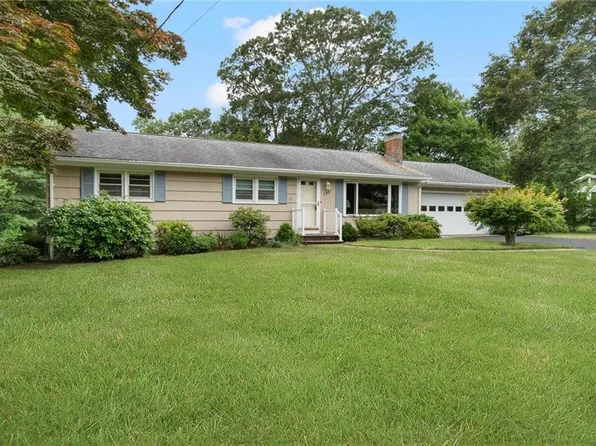 185 Sunnybrook Dr, North Kingstown, RI 02852