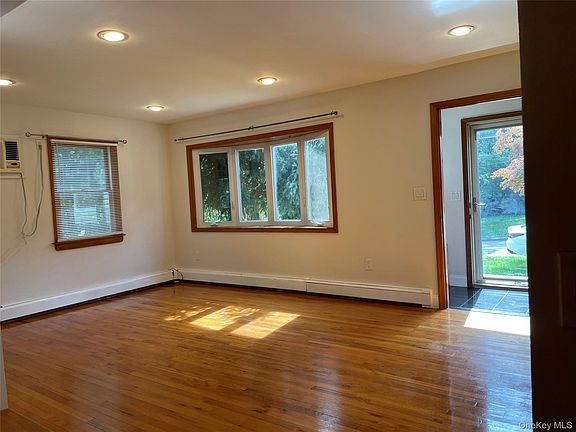4th image of 6 Dawes Ave