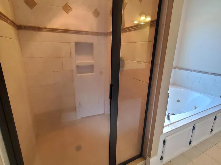 3008 Taberna Dr — Photo 16