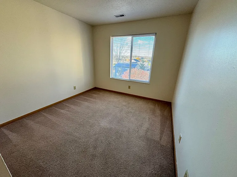Lakeland Villa Apartments — Photo 44