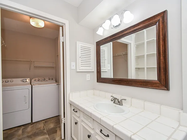 3010 Helena St — Photo 28
