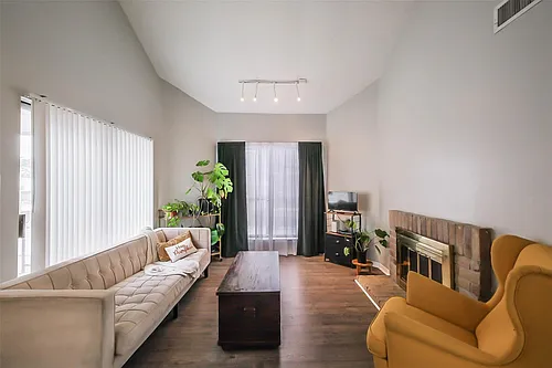 10122 Waterstone Dr Photo 1