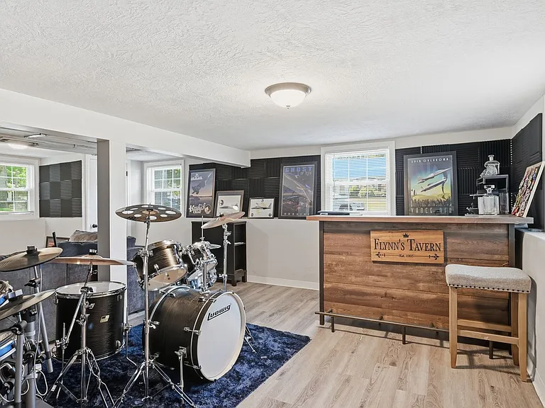 62 N Circle Dr — Photo 21