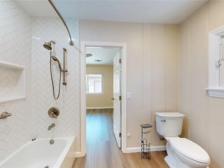 135 N Naomi St — Photo 15