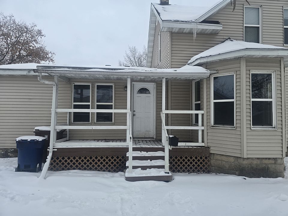 1st image of 524 1/2 3rd St