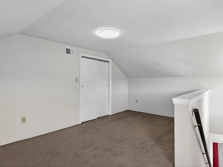 334 S Railroad St — Photo 13