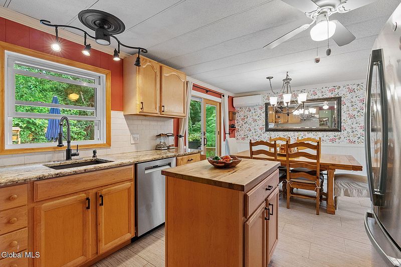 4th image of 38 Green Acres Road