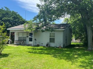 707 N 3rd St, Wills Point, TX 75169