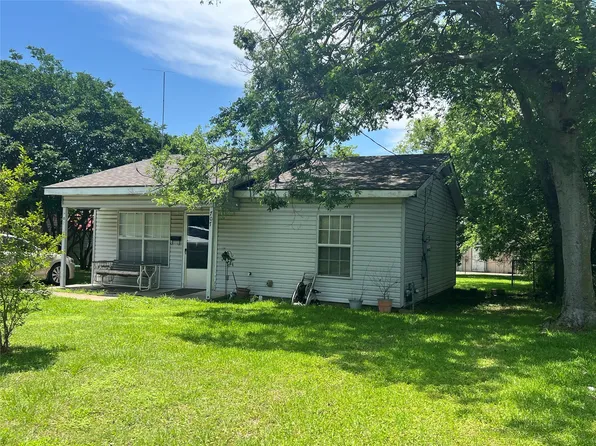 707 N 3rd St, Wills Point, TX 75169