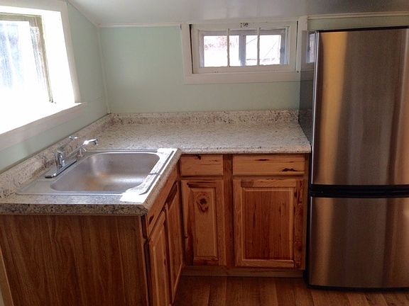 4th image of 1425 Cannon St