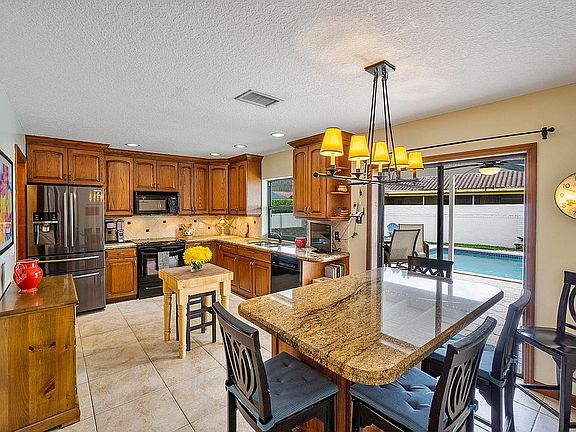 4th image of 1248 NW 112th Way