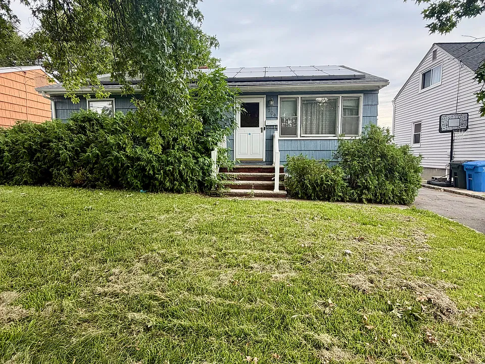 204 Carolyn Ave