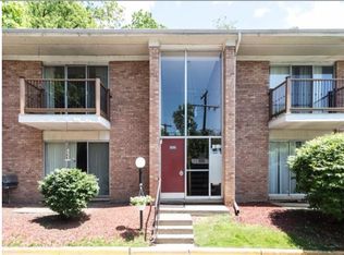 1241 Island Dr APT 102, Ann Arbor, MI 48105