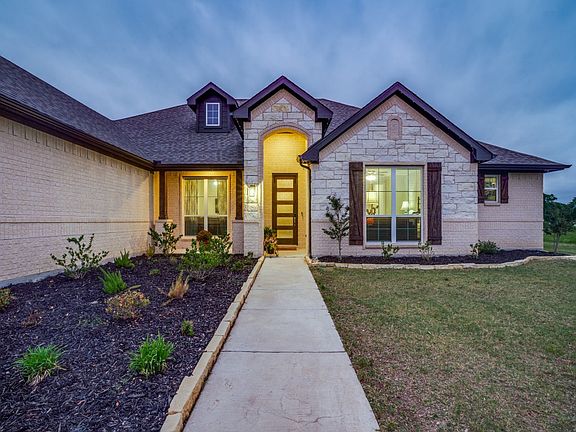 3rd image of 3940 Vista Oak Dr