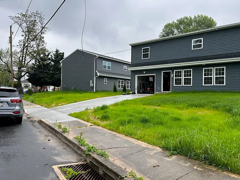 Dighton St — Photo 10